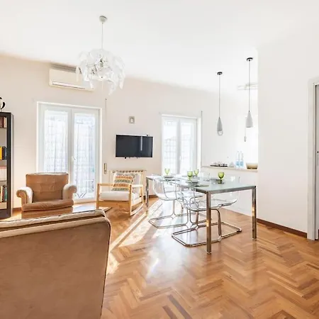 Intero - Aurelio - Metro A Apartment *